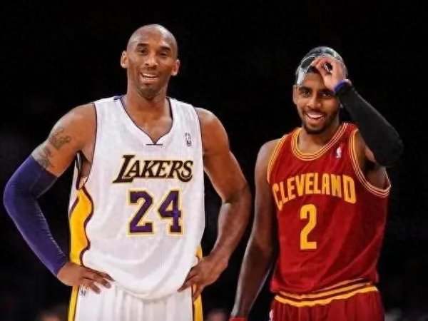 Earl Clark: Kobe và Irving Love Bóng rổ tương tự, Kobe nói tốt hơn khi nói